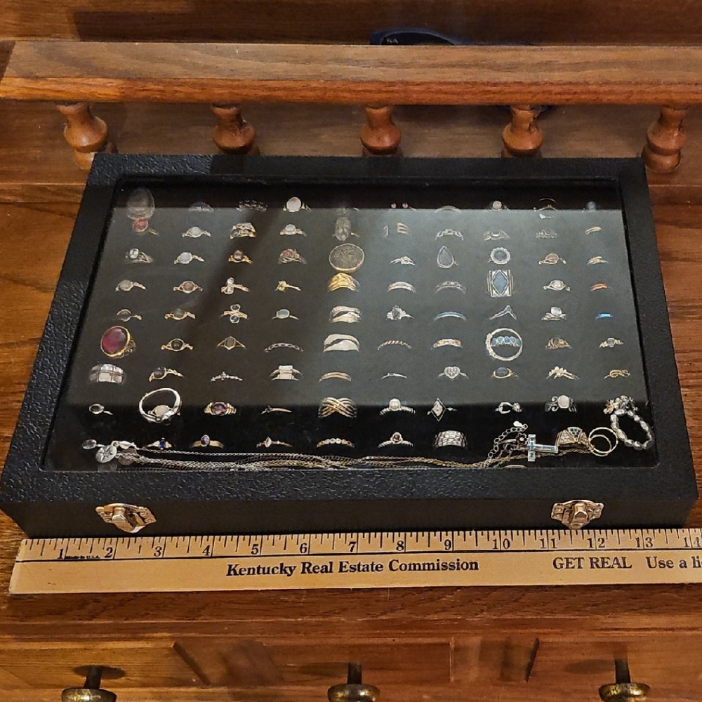 New Ring Display Case